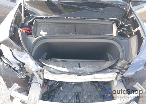 2023 Tesla Model Y Awd/Long Range Dual Motor All-Wheel Drive z USA, uszkodzony, nr VIN 7SAYGDEE8PF887386